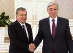 Мирзиёев поздравил Токаева с проведением референдума по поправкам в Конституцию