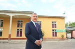 Шавкат Мирзиёев посетил махаллю с тяжелыми условиями в Наманганской области