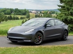 Хакеры научились взламывать Tesla Model 3
