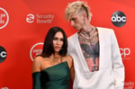 Меган Фокс намекнула на расставание с Machine Gun Kelly