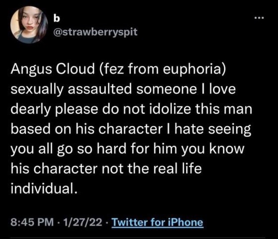 Фото: Twitter/strawberryspit