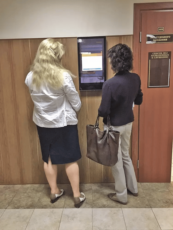 Фото: слева - бизнесвумен Алла, справа - юристка Екатерина / kp.ru