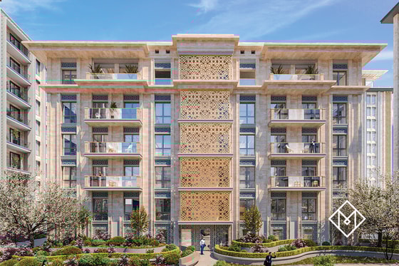 Фрагмент шестиэтажного дома со стороны внутреннего двора.