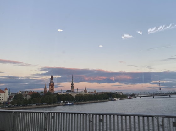 Вантовый мост и вид на старую Ригу