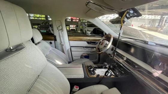 Интерьер Hongqi L5