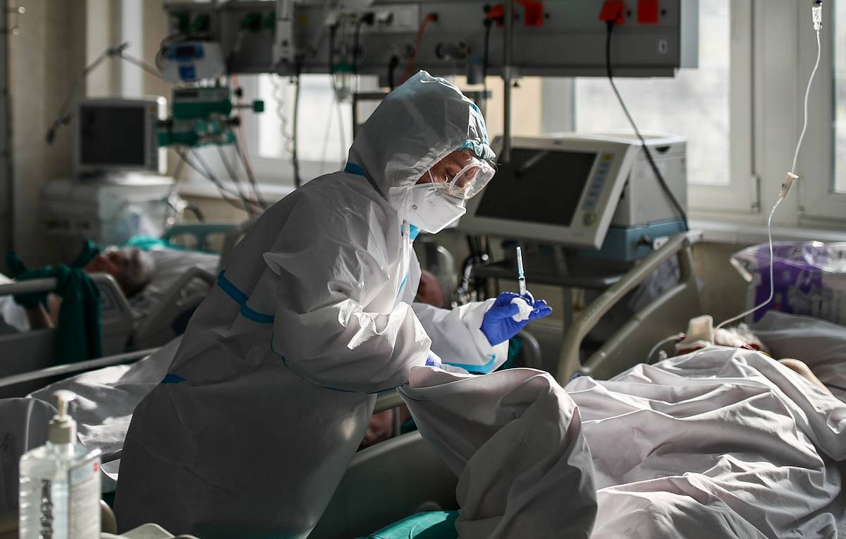 В Японии выявили восемь случаев аллергической реакции на вакцину Pfizer