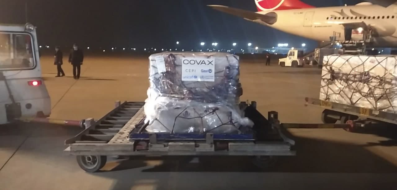 В Узбекистан прибыла вакцина CoviShield