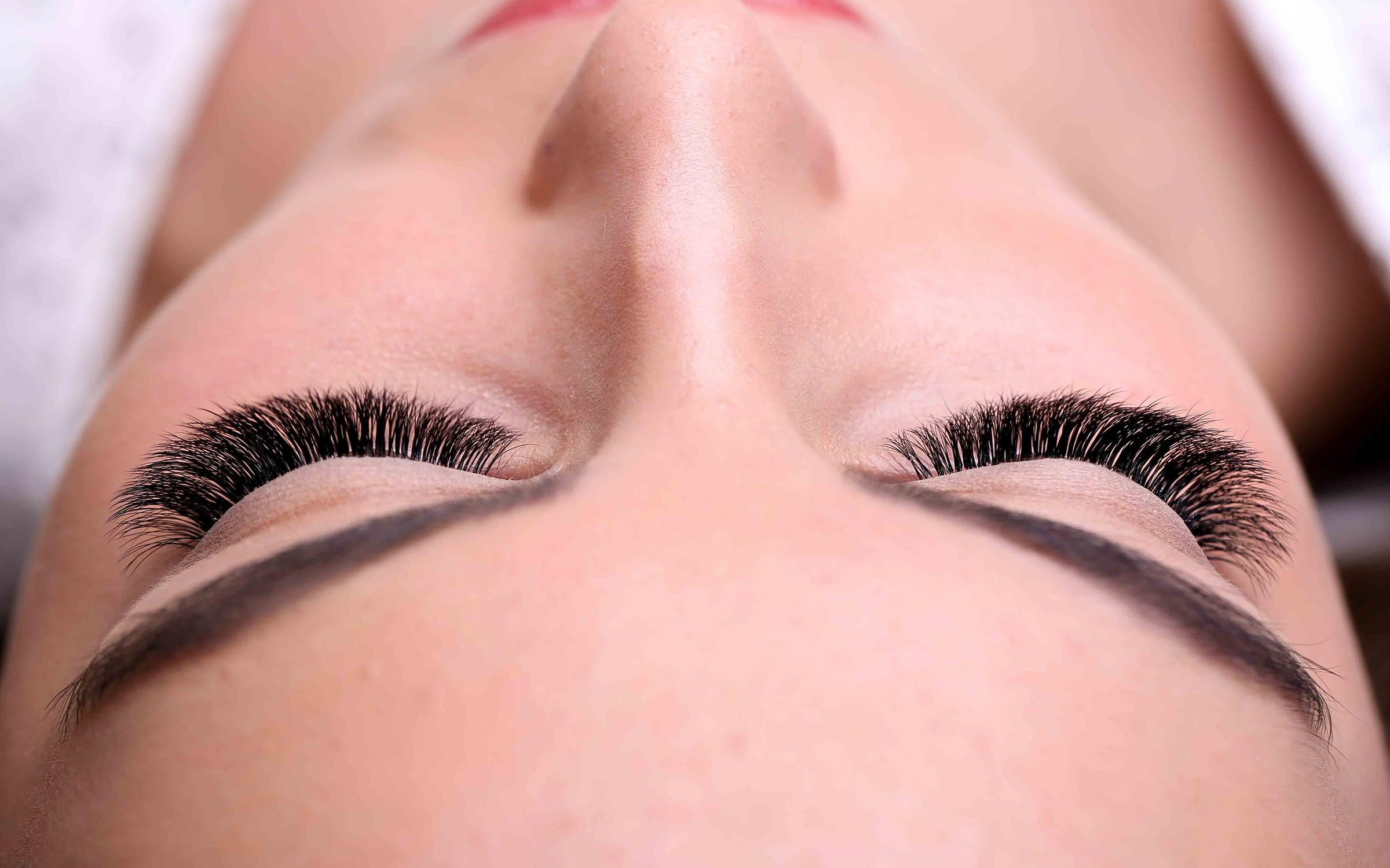 Как снять наращенные ресницы в домашних условиях