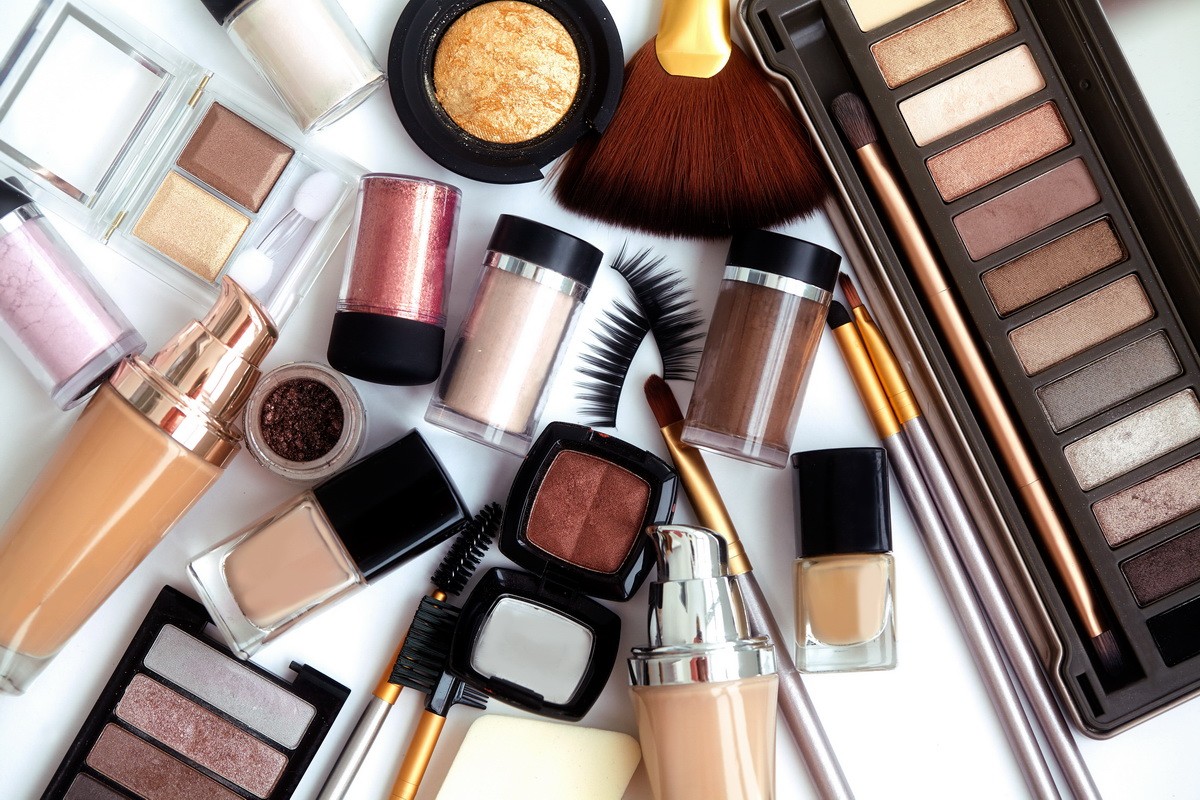 В косметике были обнаружили опасные для здоровья женщин вещества