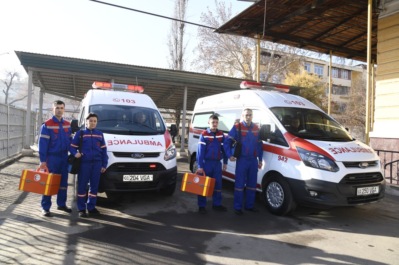 Стало известно, сколько медработников работают в системе «скорой»