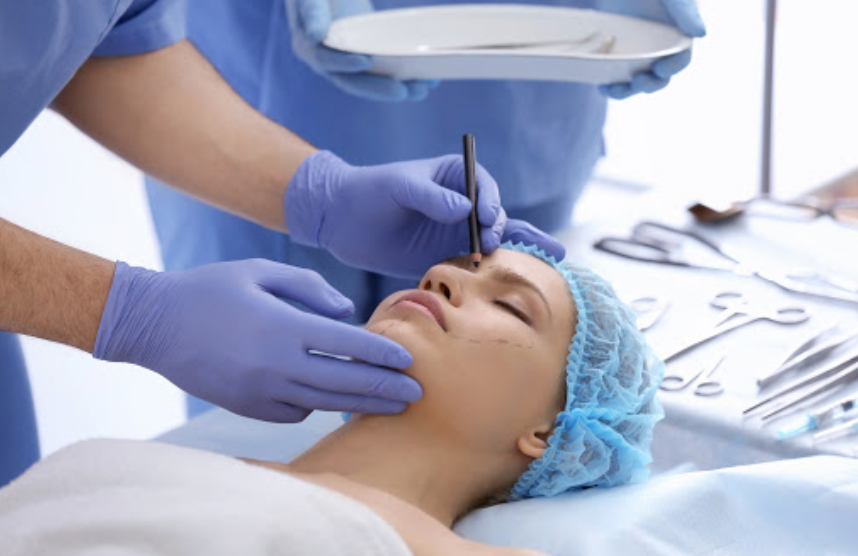 Пластический хирург назвал дорогую и бесполезную процедуру