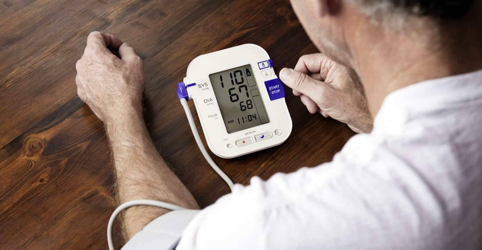 Низкое давление – причина обмороков: рассказываем, как избежать потери сознания