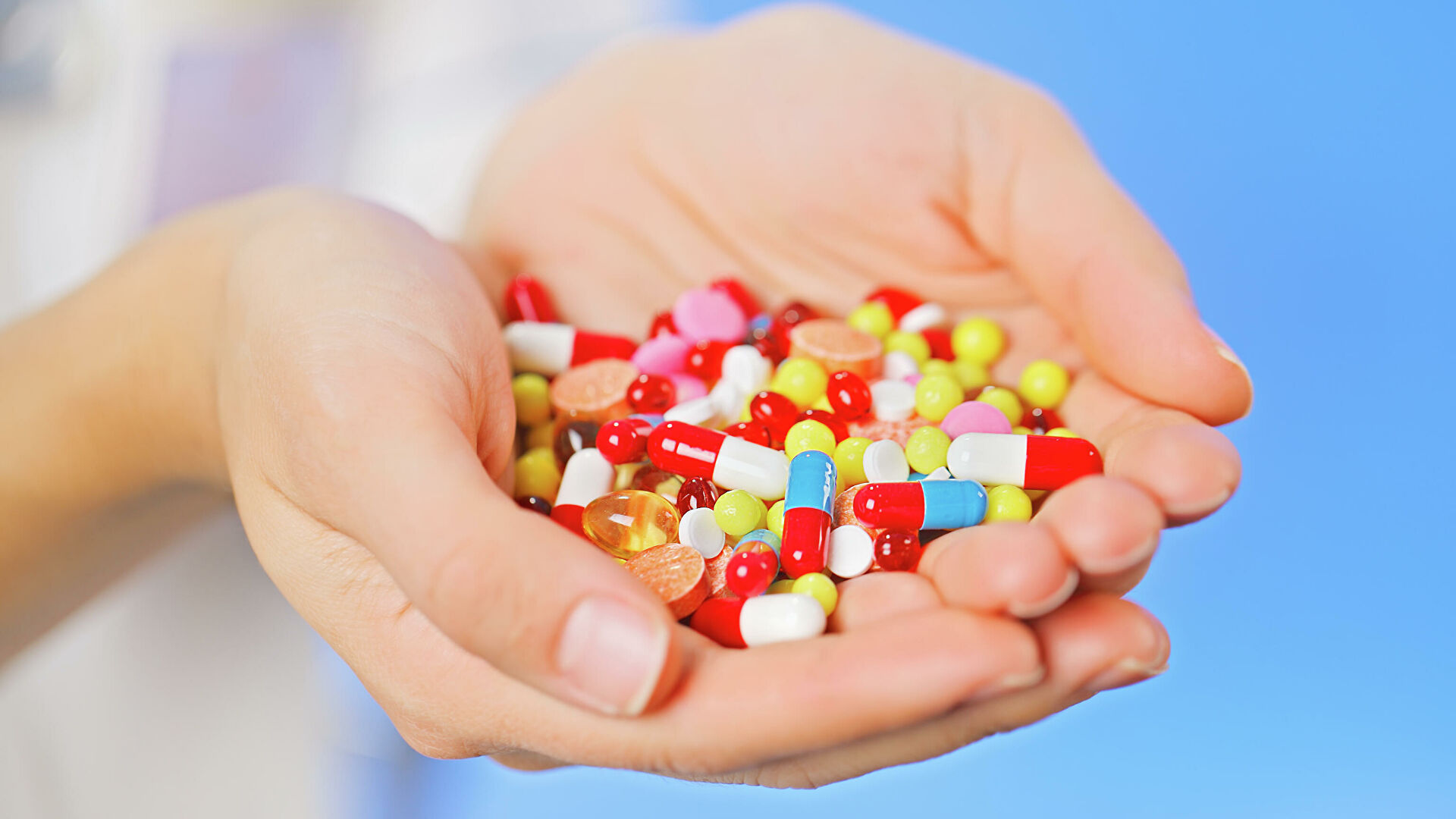 «Лишним не будет»: развеиваем миф о витаминах