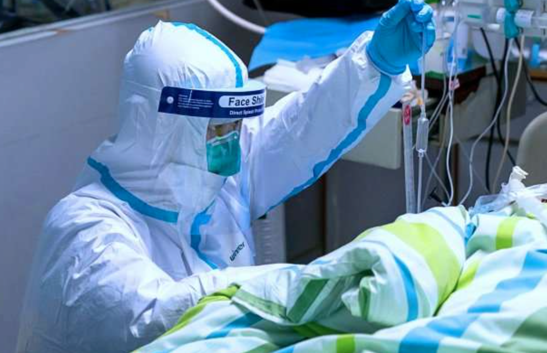 Эпидемиолог опроверг сообщения о большей летальности индийского штамма