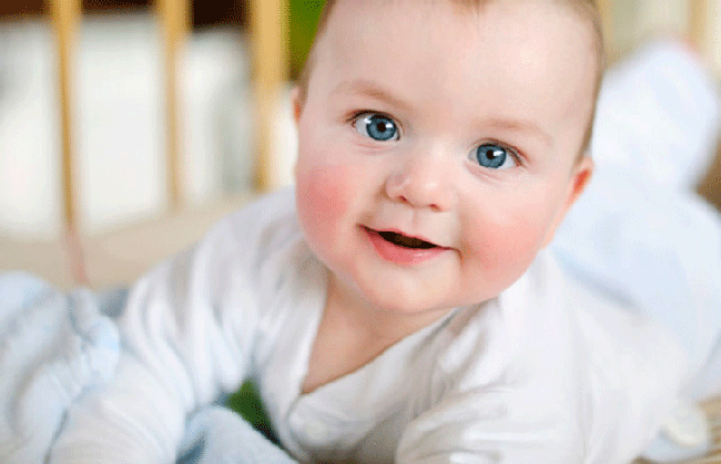 О чем может говорить косоглазие у детей до года?