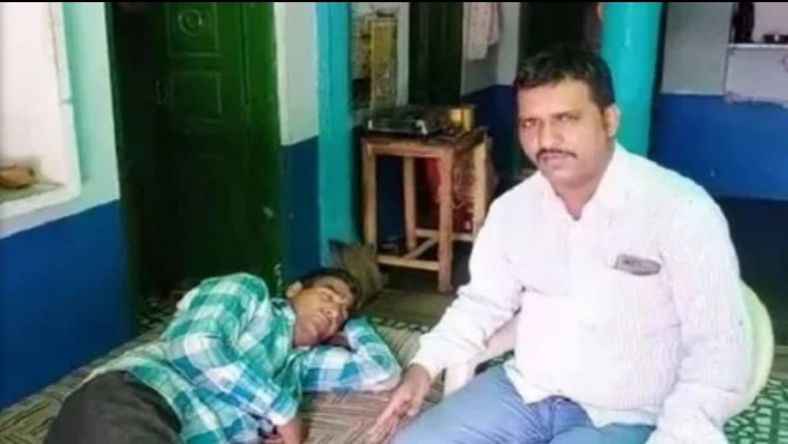 Мужчина страдает редким заболеванием и спит 20 дней в месяц 