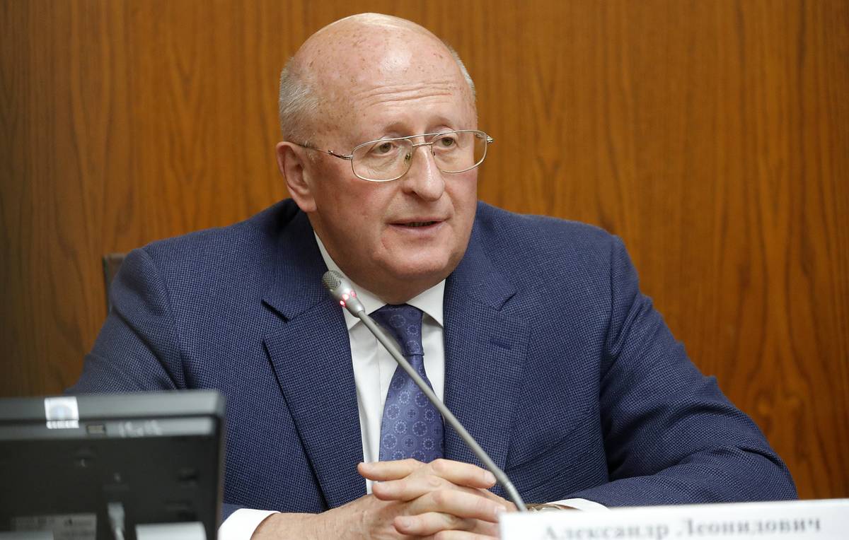 Гинцбург заявил, что COVID-19 станет управляемой инфекцией