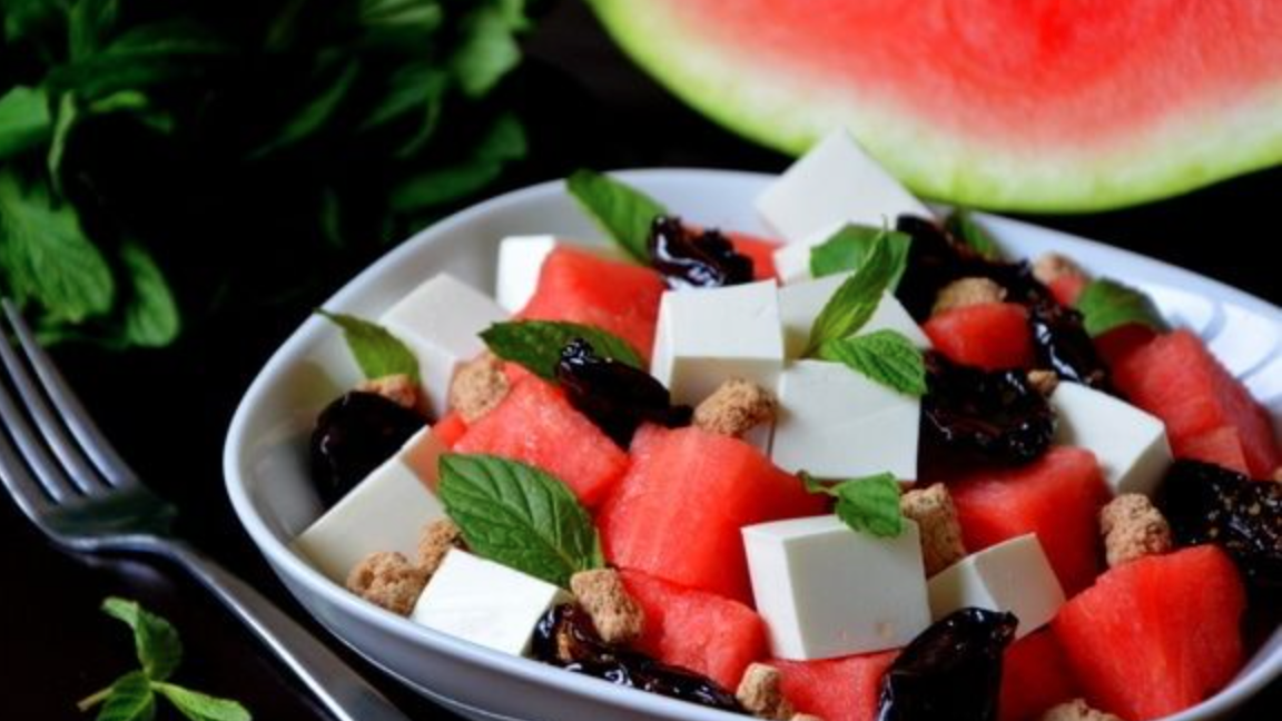  Рецепт вкусного салата из арбуза — рассказываем