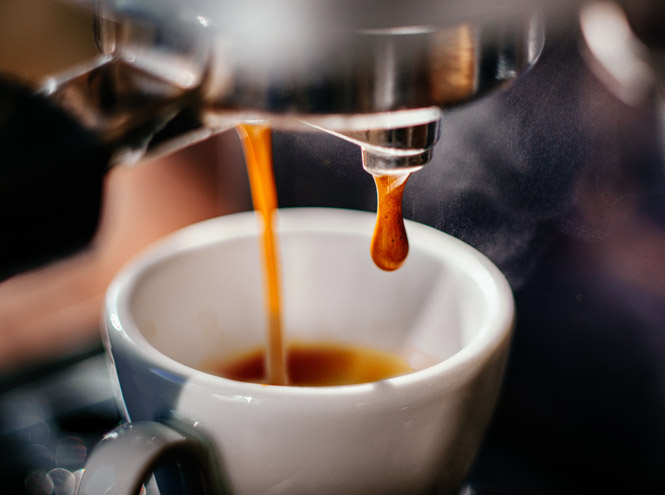 Чем связаны ежедневное употребление кофе и болезни сердца?