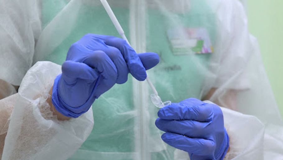 В августе коронавирусом заразились более 20 миллионов человек по всему миру