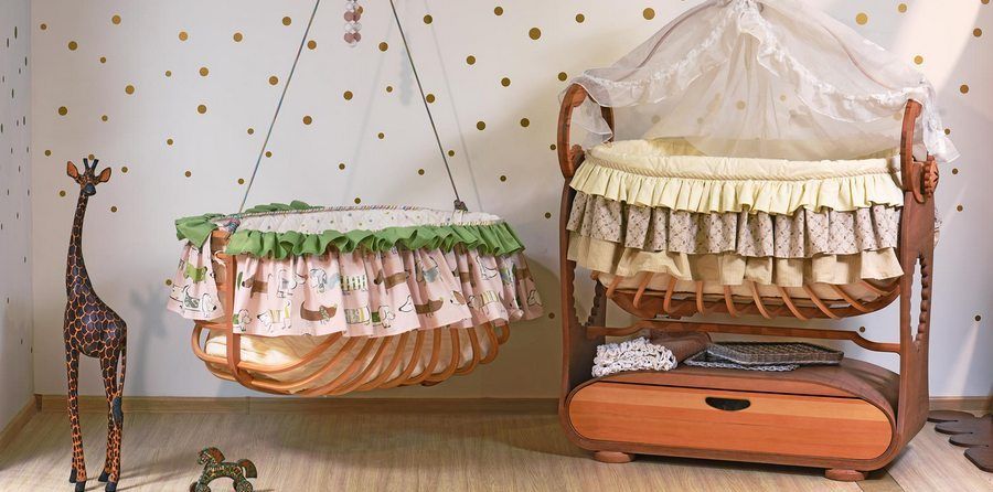 В Великобритании 12-летняя девочка родила ребенка от своего брата