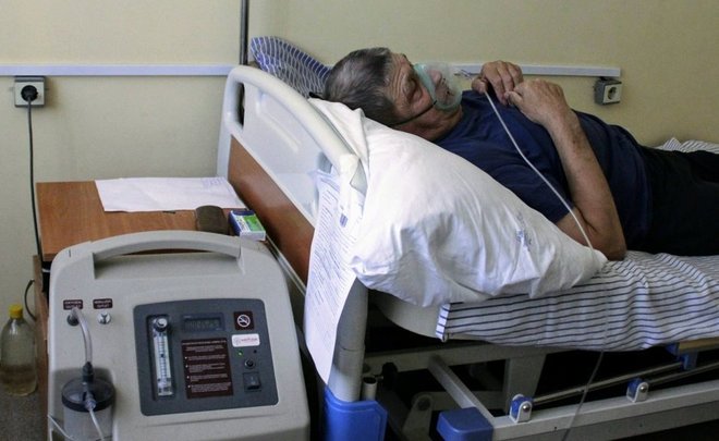 Умер первый пациент от штамма коронавируса «омикрон» — подробности