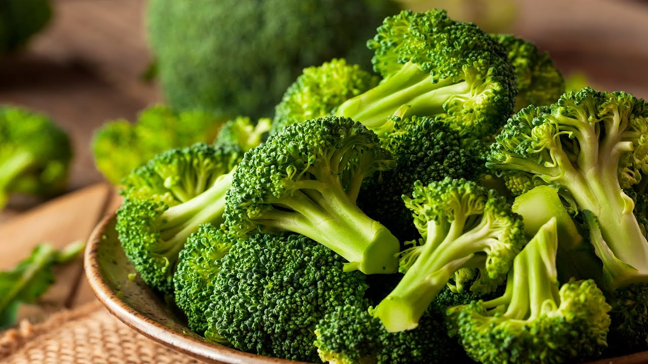 Все знают, что брокколи обладают положительными свойствами, но в именно чем заключается их польза?