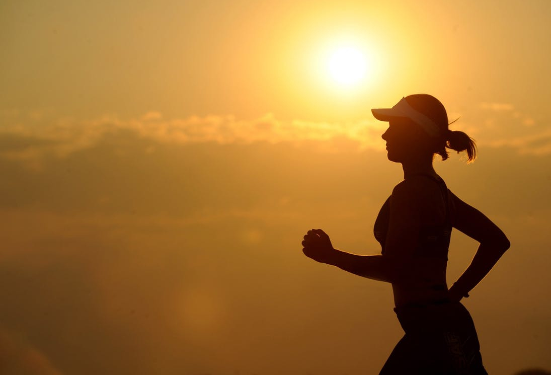 Пробежка в какое время суток запускает жиросжигание на весь день?