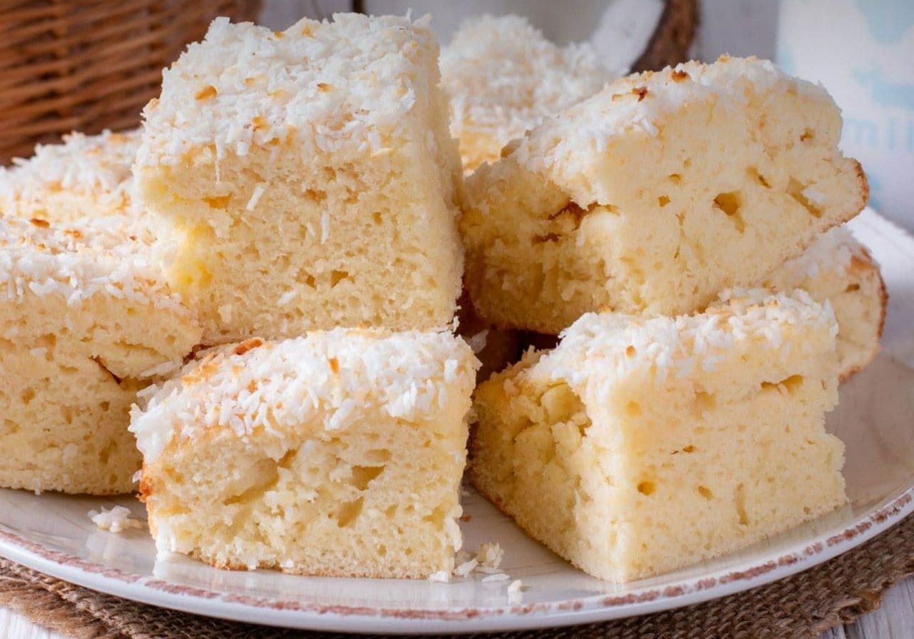 Рецепт кокосового пирога на кефире – эти ингредиенты найдутся на каждой кухне