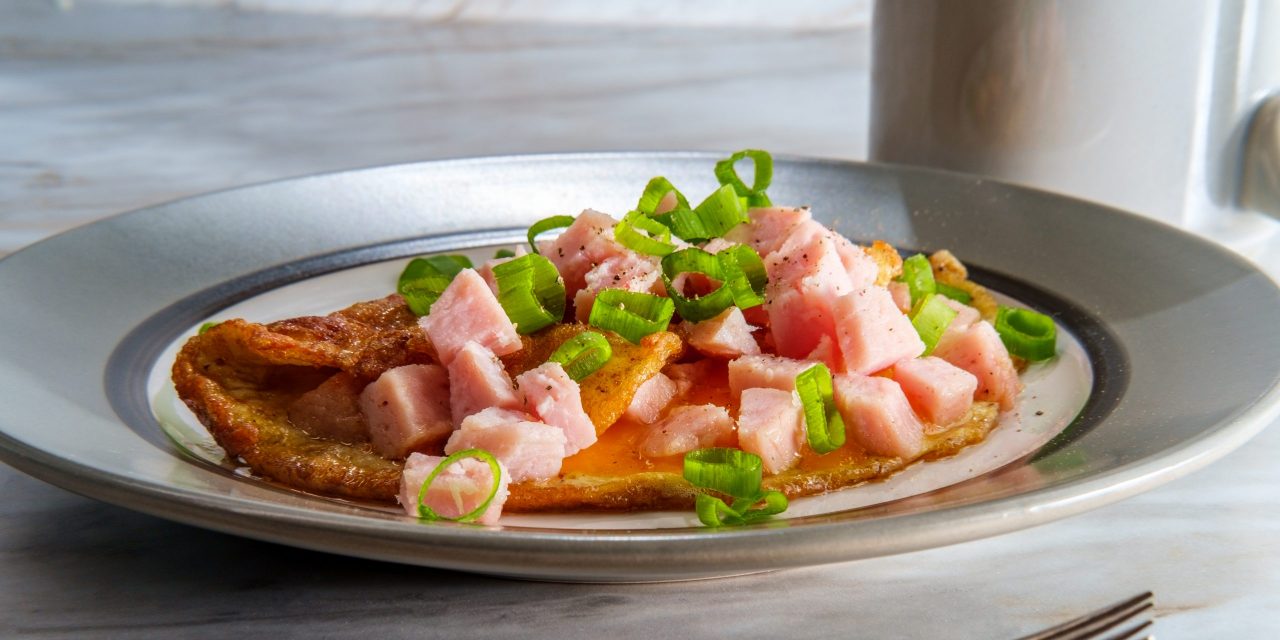 Рецепт необычного омлета с сыром наизнанку