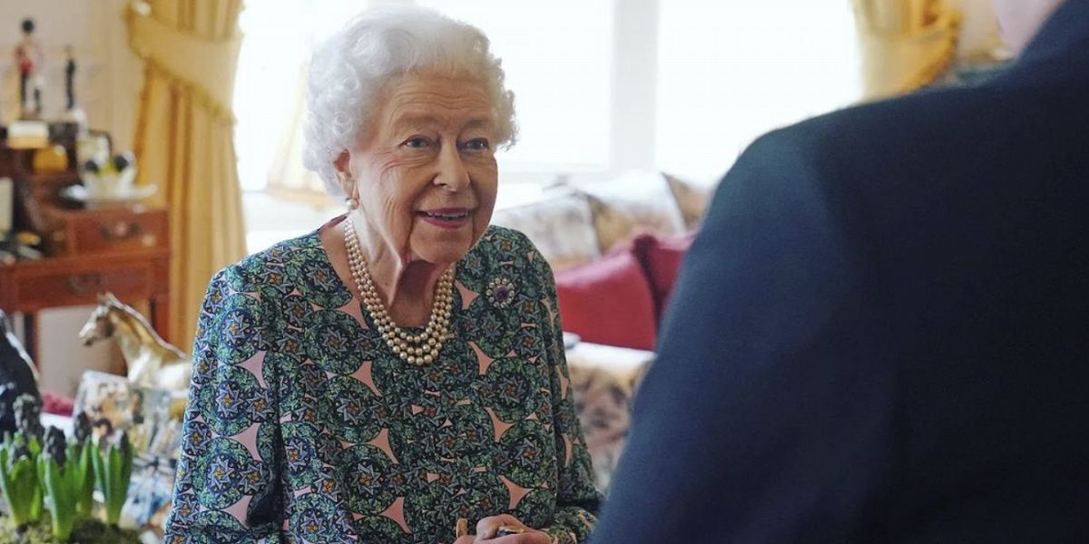 Врач рассказал, сможет ли Елизавета II выздороветь от коронавируса
