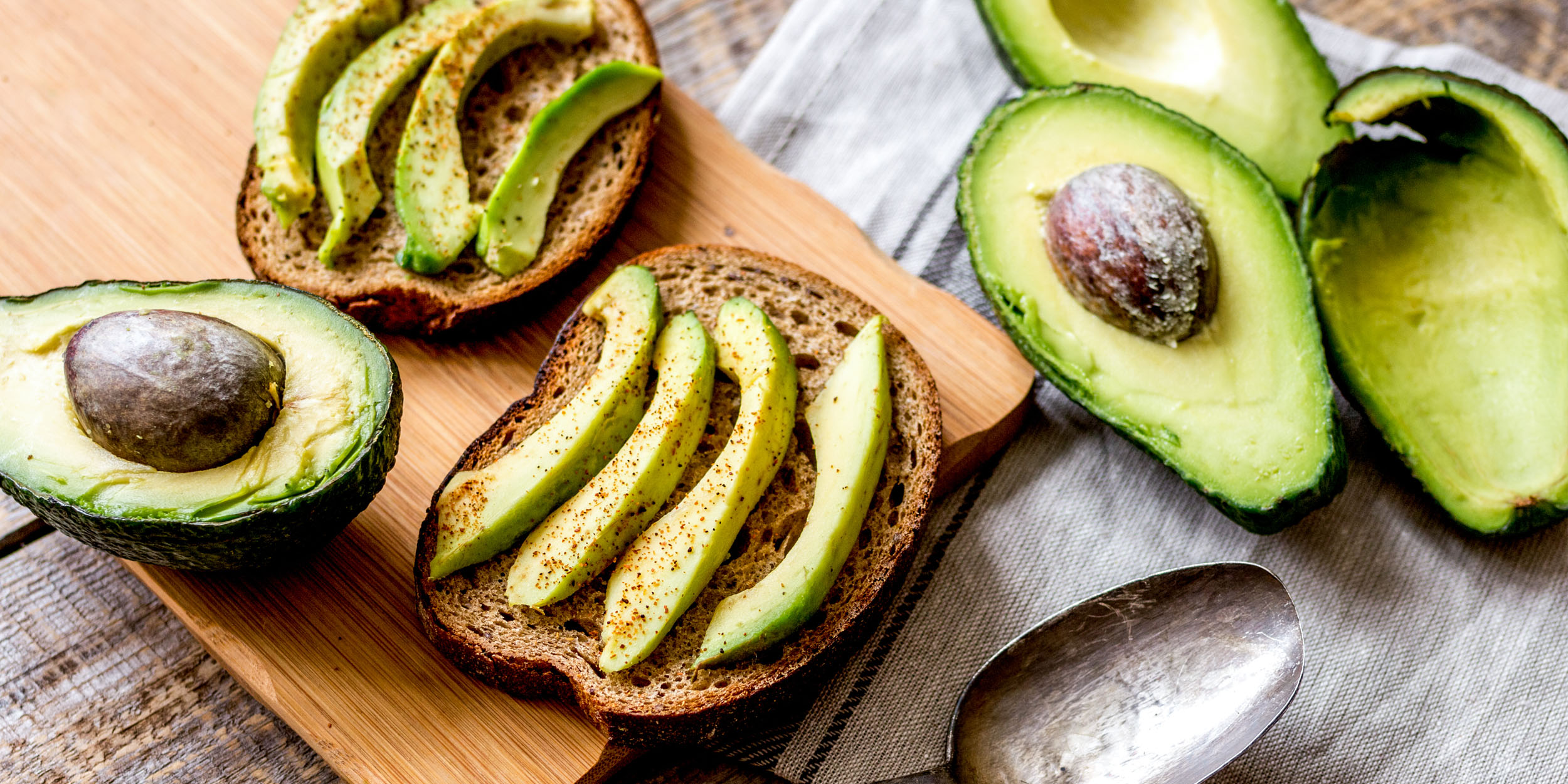 Авокадо подешевело в Узбекистане: чем этот плод полезен и что можно из него приготовить