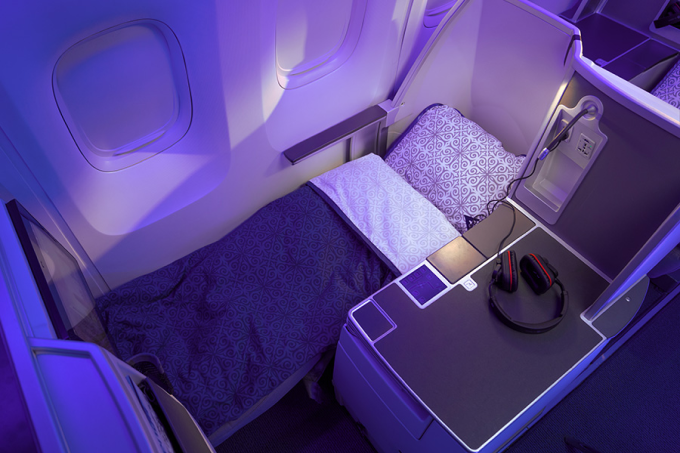 Бизнес-класс самолета Airbus 321LR авиакомпании Air Astana