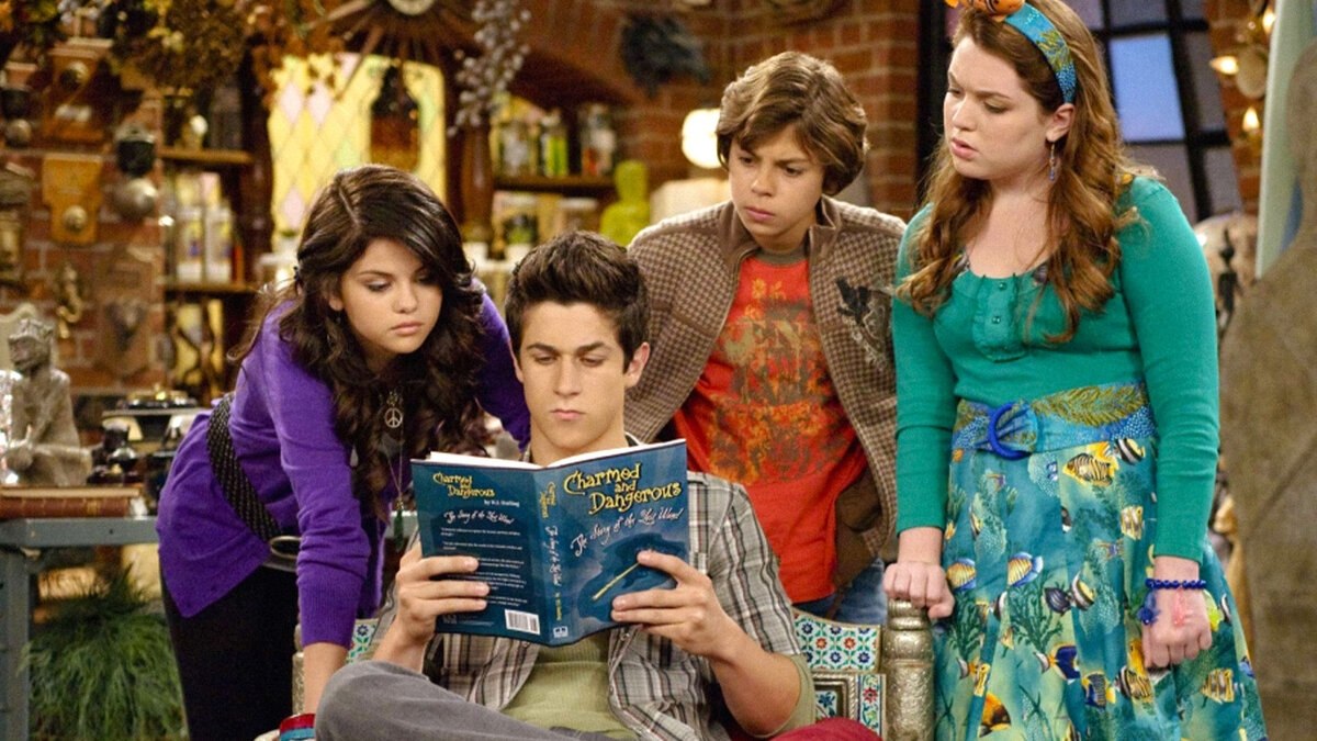 «Волшебники из Вэйверли Плэйс» возвращаются спустя 14 лет