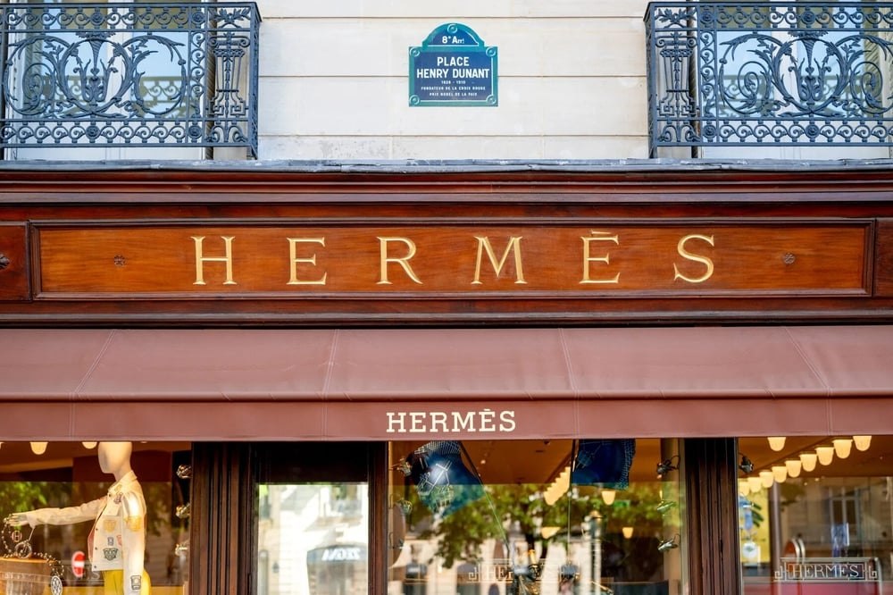 Наследник Hermès лишился $13 млрд: его состояние распродал доверенный финансист