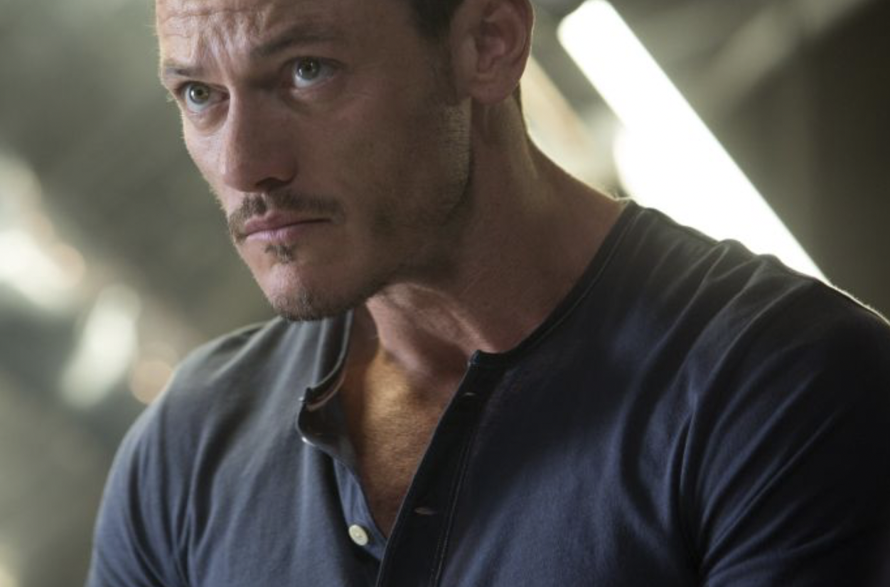 Кто из знаменитостей родился 15 апреля