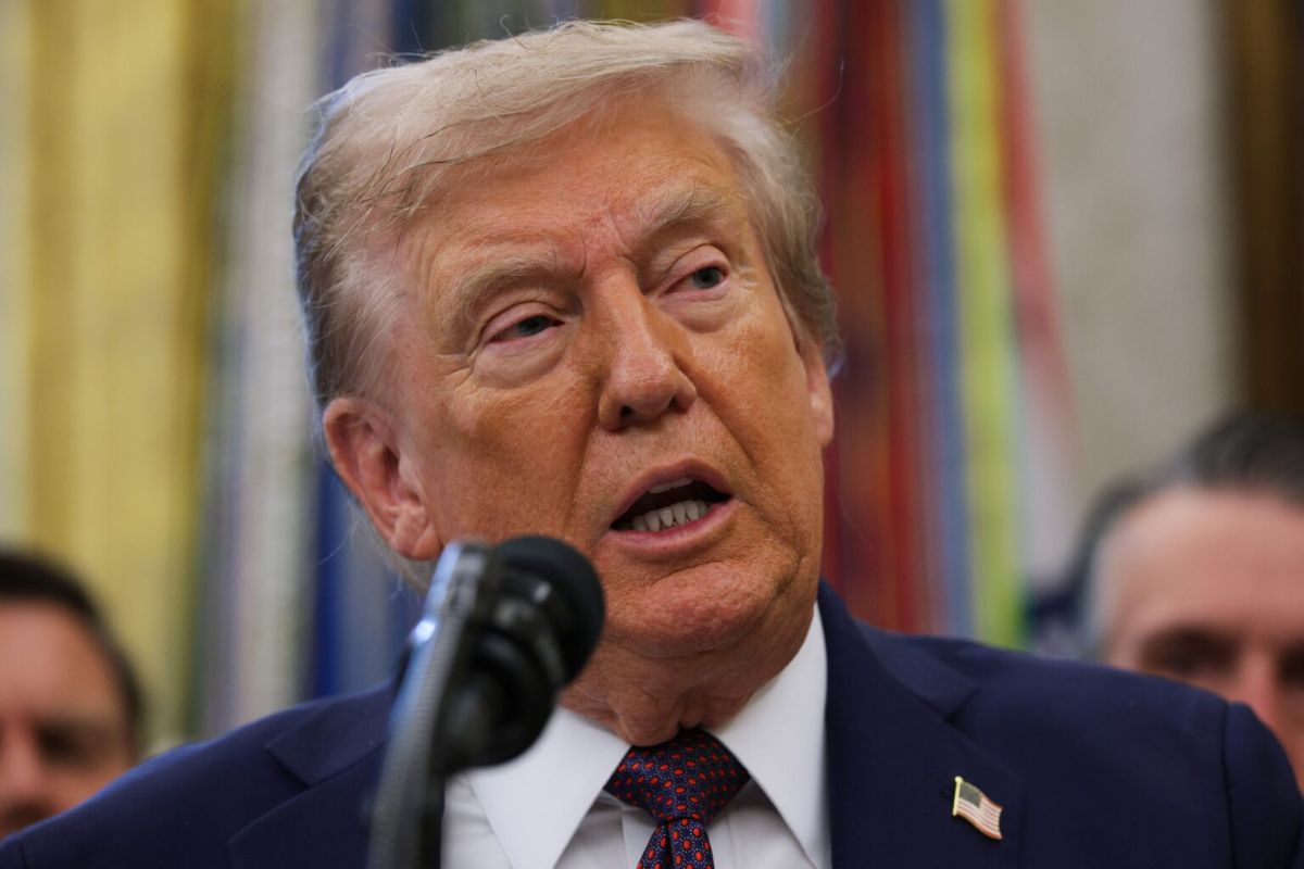 Трамп «сотрет с лица земли» Иран в случае атак на американские конвои в Ормузском проливе