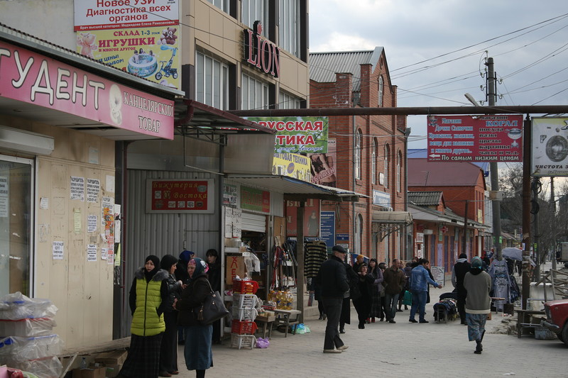 В Дагестане неизвестный расстрелял на улице празднующих Масленицу: есть погибшие