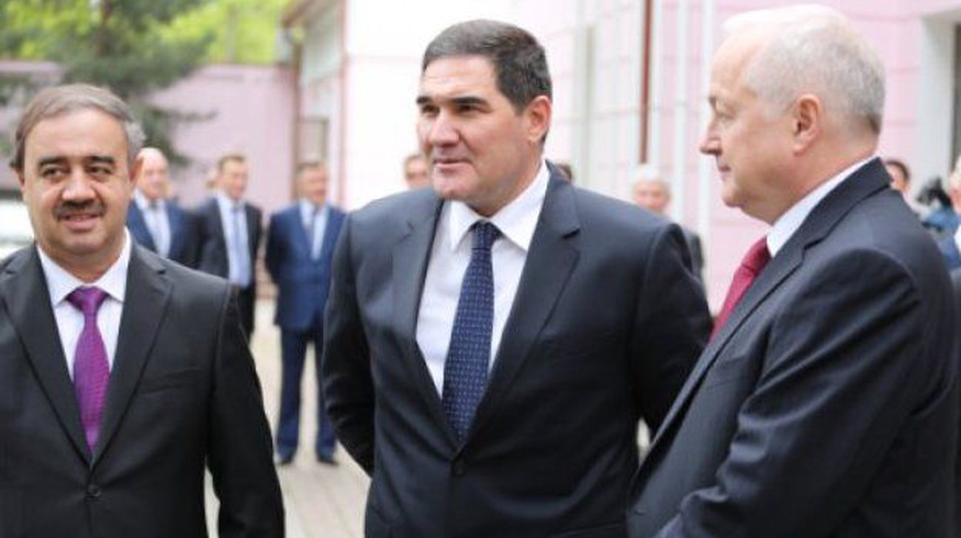 Неделя в новостях: критика экс-генерала СНБ, зарплата в Ташкенте, Кейруш в сборной и другое 