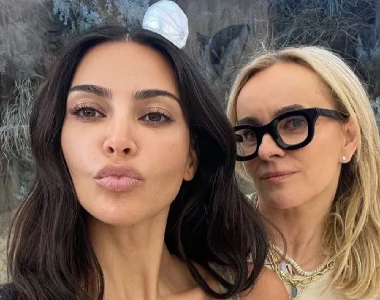 Косметолог Ким Кардашьян и Беллы Хадид рассказала, как правильно ухаживать за кожей