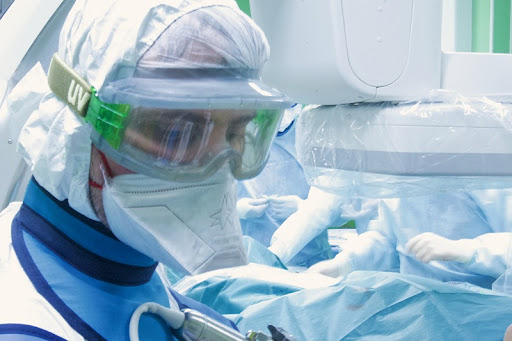 Врач рассказал о частых осложнениях после COVID и способах их выявления