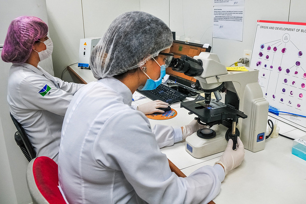 В России выявили первые случаи заражения двумя новыми штаммами коронавируса