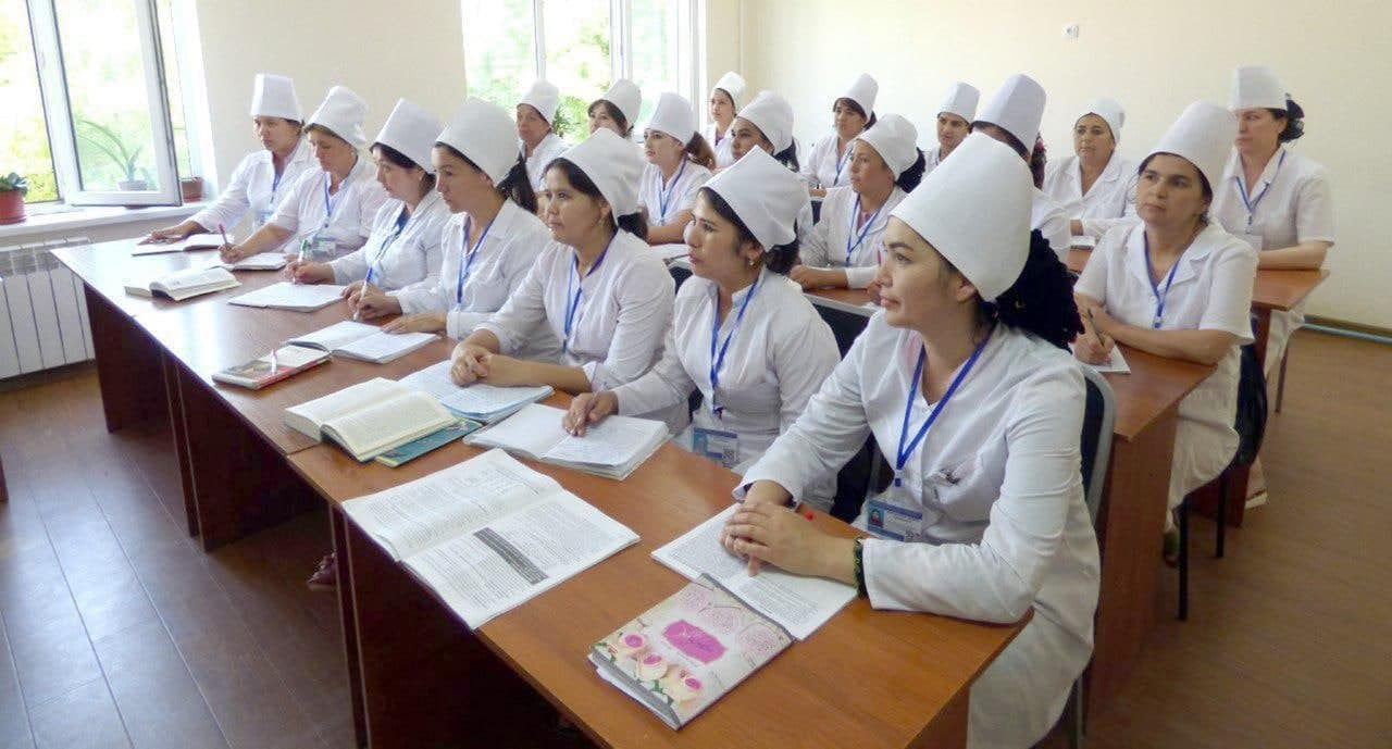 Стало известно, что отличники медицинского колледжа будут поступать в университет без экзамена