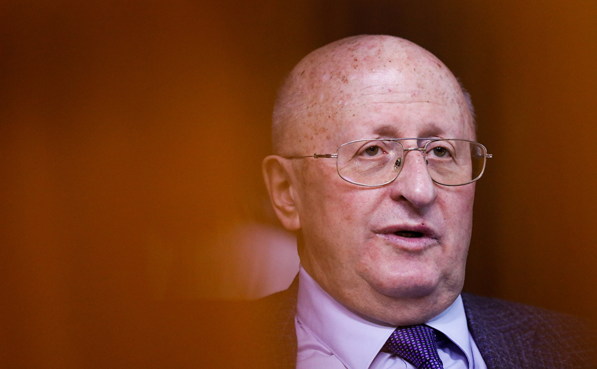 Вакцина от коронавируса не гарантирует безопасность от вируса, — глава Центра имени Гамалеи