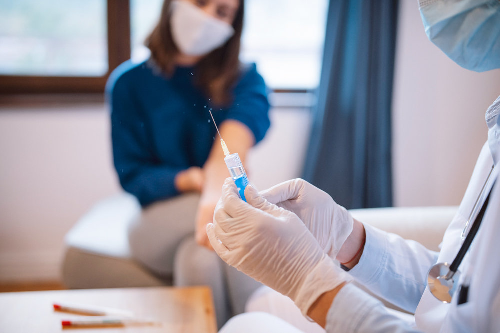 Больше 500 тысяч детей в Узбекистане привились от коронавируса — статистика в цифрах