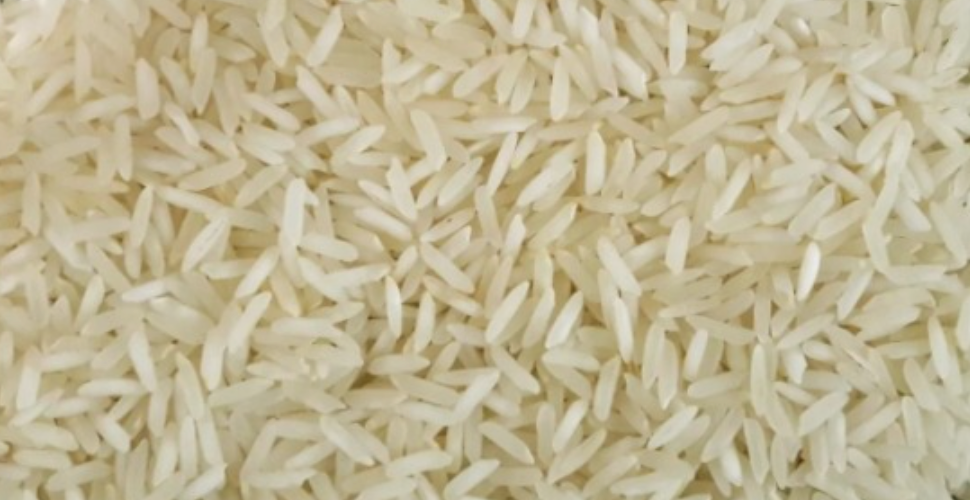 Врач рассказал, кому нельзя есть рис