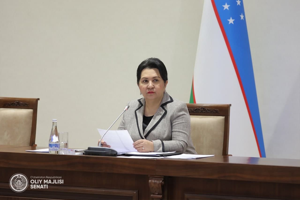 «Основной смысл закона в том, что жизнь и здоровье людей превыше всего», — Танзила Нарбаева прокомментировала закон об обязательной вакцинации сотрудников