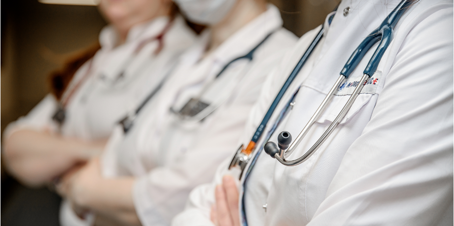 Мать и дочь без медицинского образования стали хирургами и довели пациентов до смерти