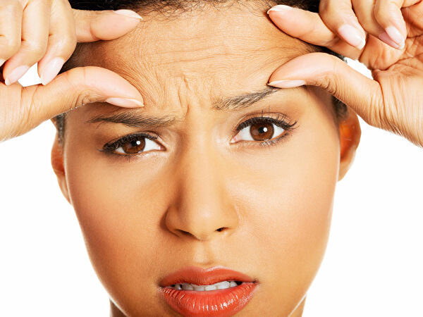 Разбираемся с косметологом: как бороться с морщинами на лбу