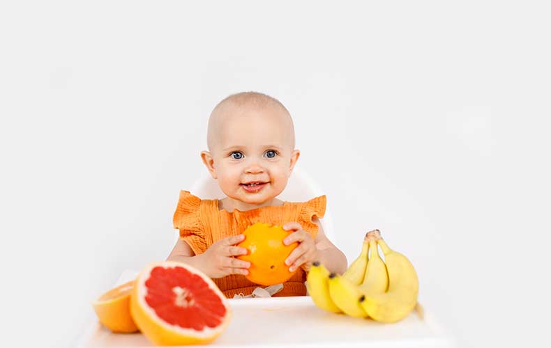 Доктор Комаровский ответил на вопрос, с какого возраста детям можно есть фрукты